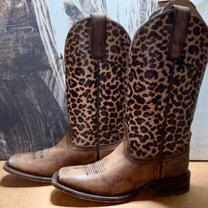 Circuit Savanah Ariat Cowboy Boots size 8